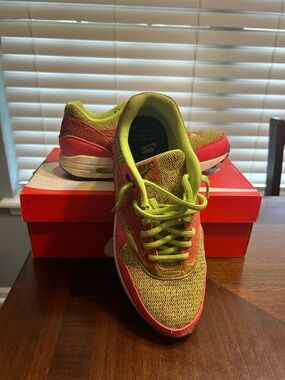 Nike Red and White Shoe Box with Size Label